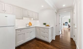 18 Tokeneke Trl, Darien, CT 06820