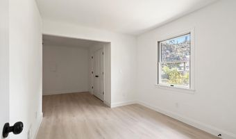 13 Grouse Dr, Bayville, NJ 08721