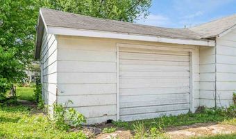 1024 D Ave NW, Cedar Rapids, IA 52405