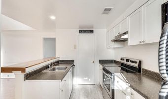 4418 PEMBROOK VILLAGE Dr 121, Alexandria, VA 22309