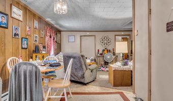 2 E MAIN St, Carlisle, PA 17015