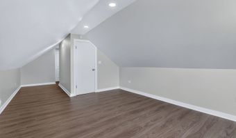 112 S Iowa Ave, Addison, IL 60101