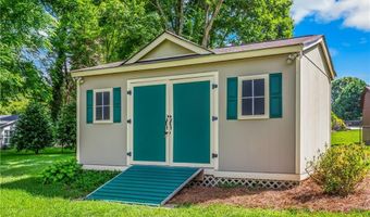 164 Fieldwood Dr, Advance, NC 27006