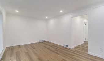 9986 Becker Ave, Allen Park, MI 48101