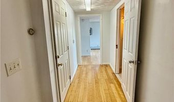 39 Congdon Rd, Narragansett, RI 02882