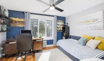 10 Long St, Johnston, RI 02919