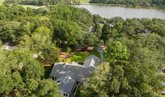 9 Bajala Dr E, Beaufort, SC 29907