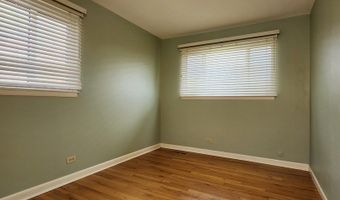 660 W Central Rd, Arlington Heights, IL 60005