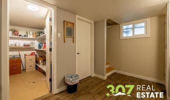 153 E 1st St N, Cowley, WY 82420