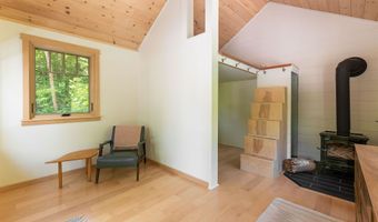 18 Spring Rd, Albany, NH 03818
