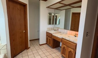 15370 Tacony Rd, Apple Valley, CA 92307