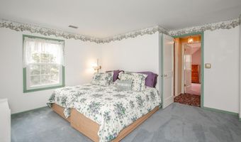75 Lakeview Dr, Allentown, NJ 08501
