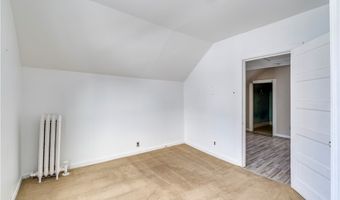 8 2nd St, Alexandria Bay, NY 13607