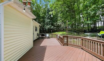 17 Basswood Ct, Albrightsville, PA 18210