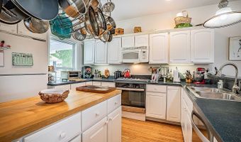 62 Meridian Rd, Beaufort, SC 29907