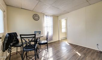 3 Young Ave, Amsterdam, NY 12010
