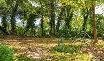 40 Governors View Rd, Asheville, NC 28805