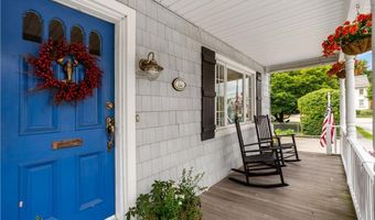 8 Lincoln Ave, Bristol, RI 02809