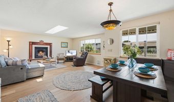 870 11TH St SW, Bandon, OR 97411