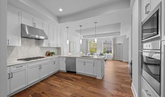 8121 RIVER Rd 423, Bethesda, MD 20817