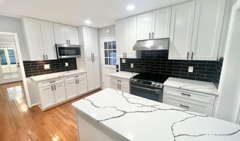 4816 DODSON Dr, Annandale, VA 22003