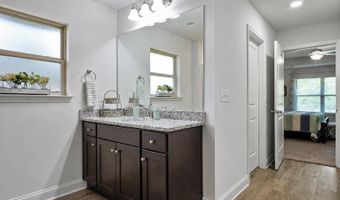 885 BARKLEY Dr, Alabaster, AL 35007