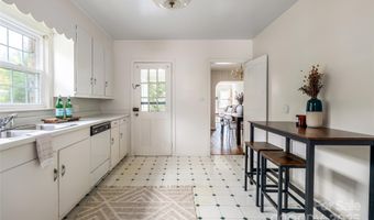 26 Lorraine Ave, Asheville, NC 28804