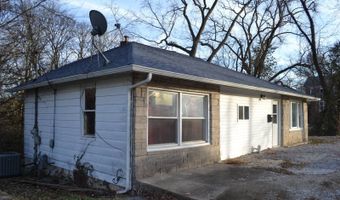 28 N. Third St, Albion, IL 62806