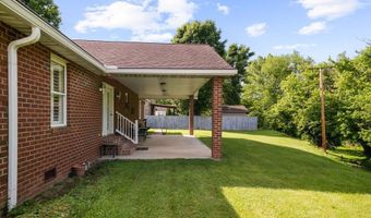 108 Lock Ln, Alum Creek, WV 25003