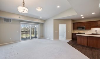 1427 34th Ave SW 220, Altoona, IA 50009