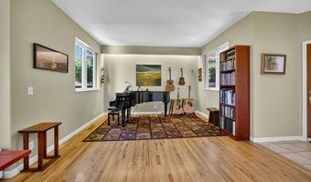 1011 Canyon Park Dr, Ashland, OR 97520