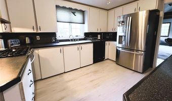 29 Stony Acre Dr, Cranston, RI 02920