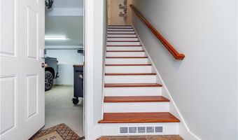 3976 Post Rd, Warwick, RI 02886
