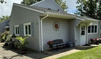 7 S Seas Ct, Barnegat, NJ 08005