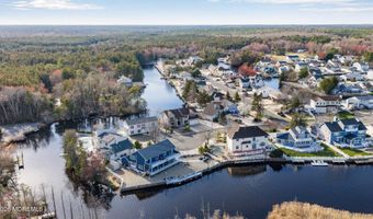 20 Dune Dr, Bayville, NJ 08721