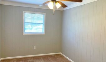 619 Lakeview Dr, Adel, GA 31620