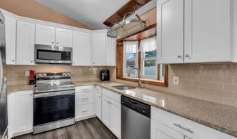 41 Deck St, Barnegat, NJ 08005