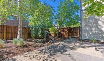 20421 Aberdeen Dr, Bend, OR 97702