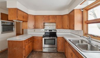 902 Rapids St, Adel, IA 50003