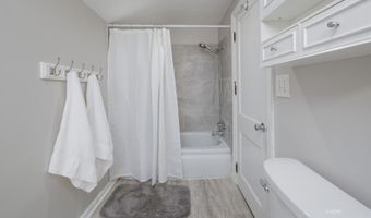 104 Sunnyside Dr, Athens, OH 45701