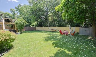 52 Urquhart St, Cranston, RI 02920