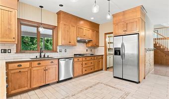 45 Pine Swamp Rd, Cumberland, RI 02864