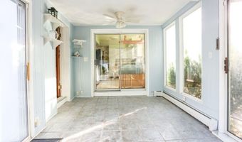 29 Dean Ave, Johnston, RI 02919