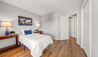 44136 SHADY GLEN Ter, Ashburn, VA 20147