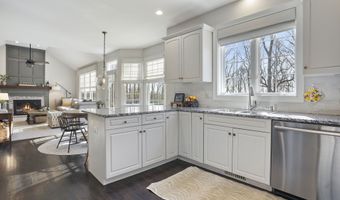 16 N Beech Tree Rd, Brookfield, CT 06804
