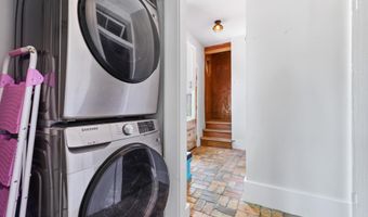 206 Main St, Bay St. Louis, MS 39520