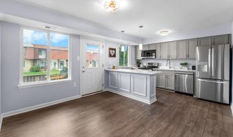 4107 MASSACHUSETTS Ave SE 9, Washington, DC 20019