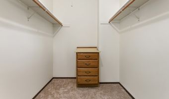 1570 W Goldengate Dr, Addison, IL 60101