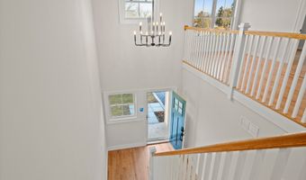 8 Fieldstone Ct 8, Bethel, CT 06801