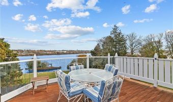 44 Bliss Mine Rd 4, Middletown, RI 02842